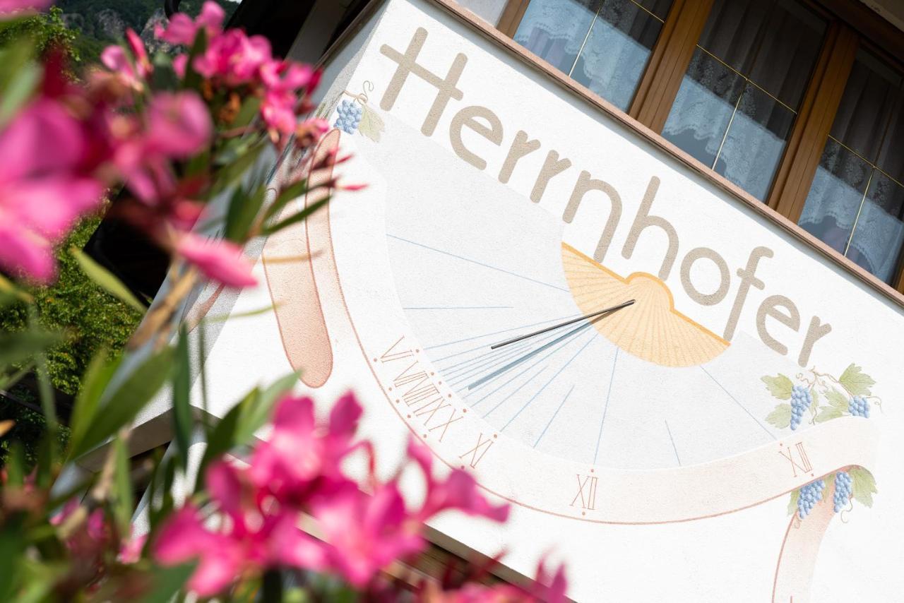 Apartments Herrnhofer Caldaro Eksteriør bilde